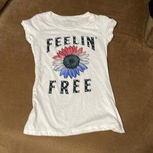 Wound Up Juniors “Feelin’ Free” T-shirt Size Small 3-5